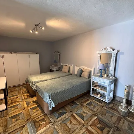 Willa Villa Olive Bay *