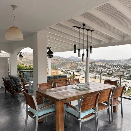 Willa Villa Olive Bay